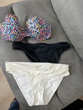 Victoria's Secret Multicolor & Turquoise Bikini Top Set